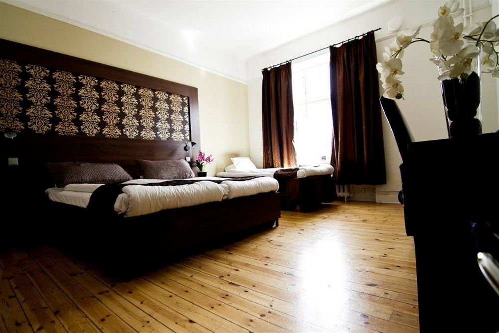 Queen's By First 3* Stockholm