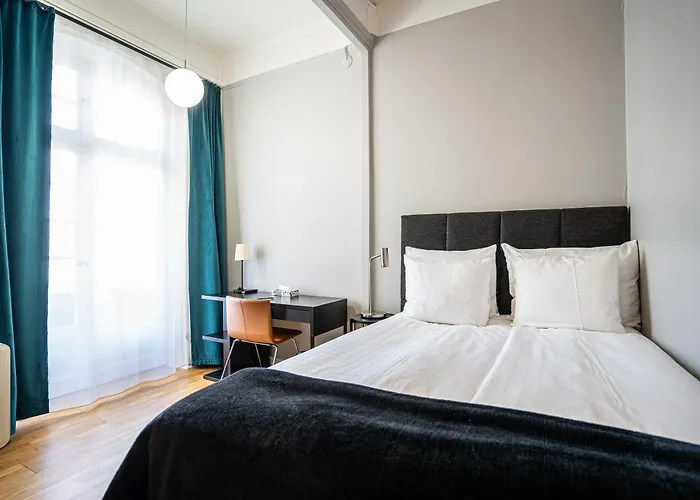 Queen\'S Hotel By First Hotels