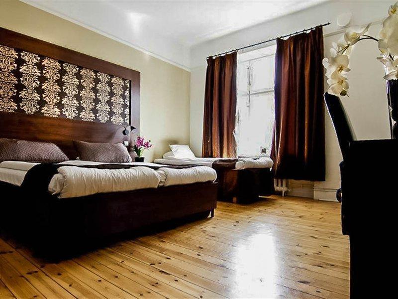 Queen's By First 3* Stockholm