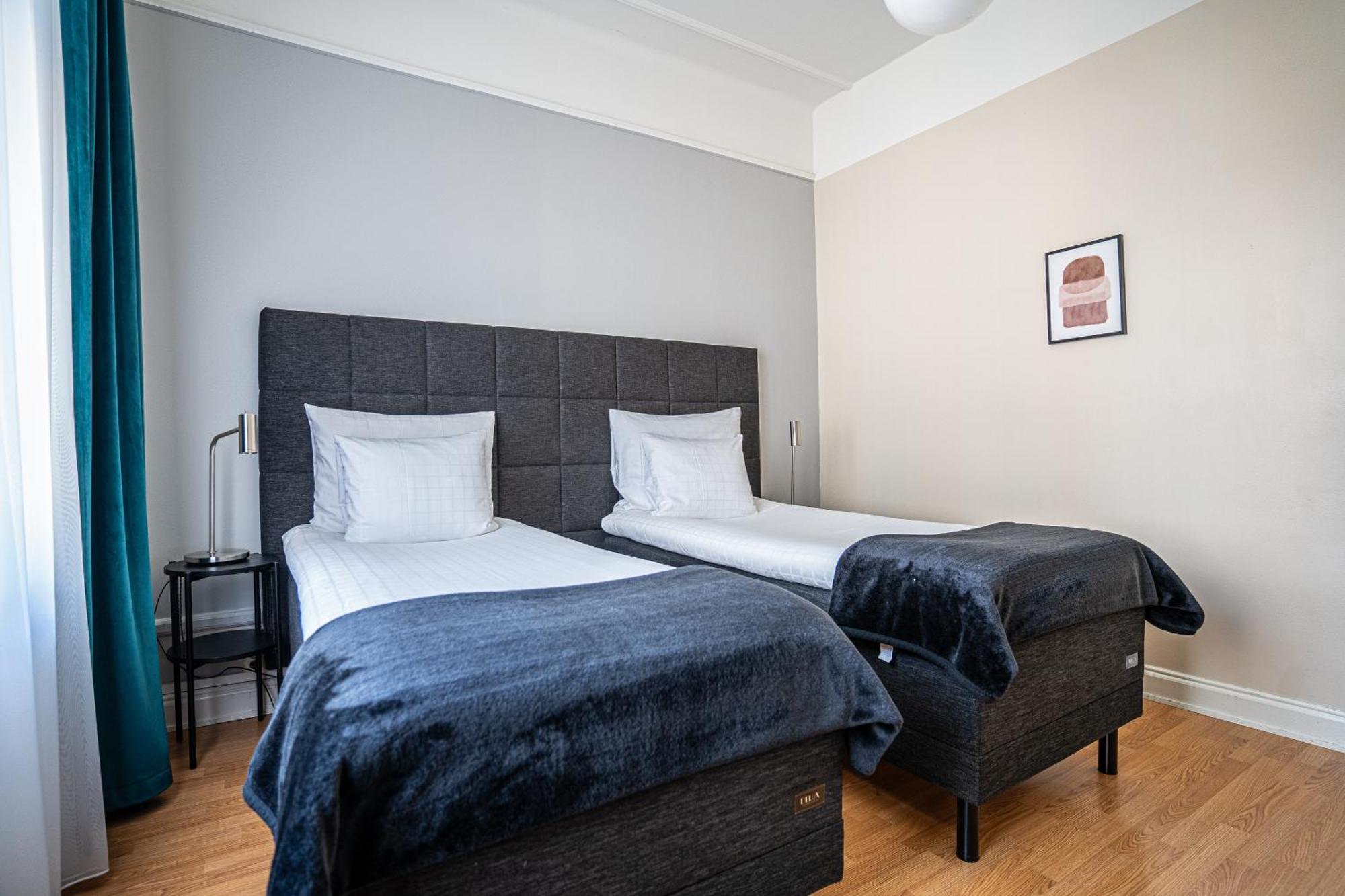 Hotel Queen's By First 3*