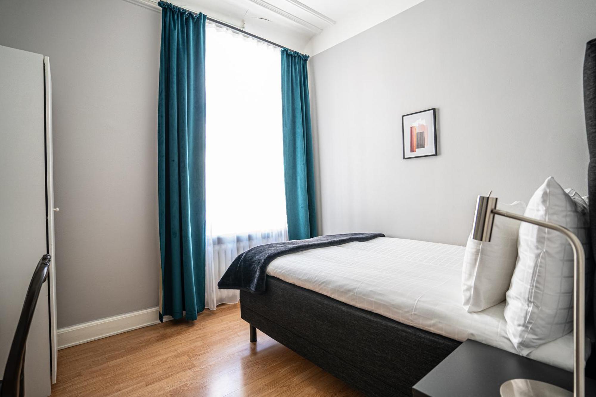 Queen's By First Hotel 3*
